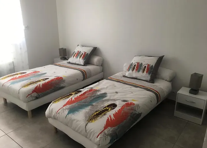 La Gold Room Jacuzzi Et Sauna Apartment *